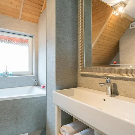 100 M2 - Nabucco With 270 Degree Mountain View, 65 Oled Tv, Netflix, Ps5 Console Apartman