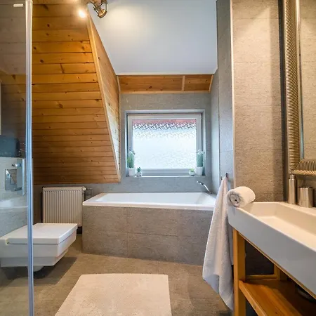 100 M2 - Nabucco With 270 Degree Mountain View, 65 Oled Tv, Netflix, Ps5 Console *