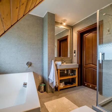 100 M2 - Nabucco With 270 Degree Mountain View, 65 Oled Tv, Netflix, Ps5 Console Zakopane