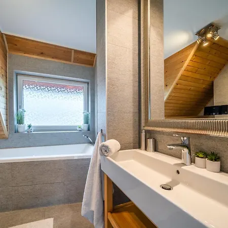 100 M2 - Nabucco With 270 Degree Mountain View, 65 Oled Tv, Netflix, Ps5 Console *